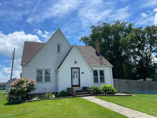 312 W Montgomery St, Francesville, IN 47946
