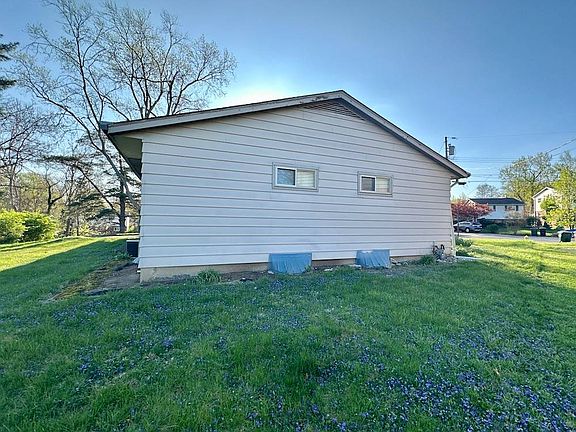 4th image of 8491 Fernwell Dr