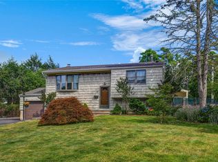 10 Pomper Dr, East Northport, NY 11731
