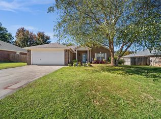 4904 Avondale Ln, Springdale, AR 72762