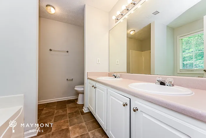 1024 Miss Amber Way — Photo 12