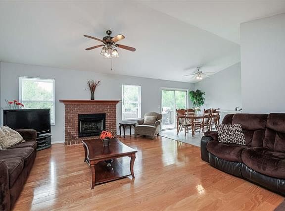4th image of 1534 Glenn Brooke Woods Cir