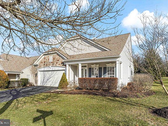 3rd image of 118 Petunia Dr