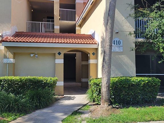 2nd image of 410 S Park Rd #1108