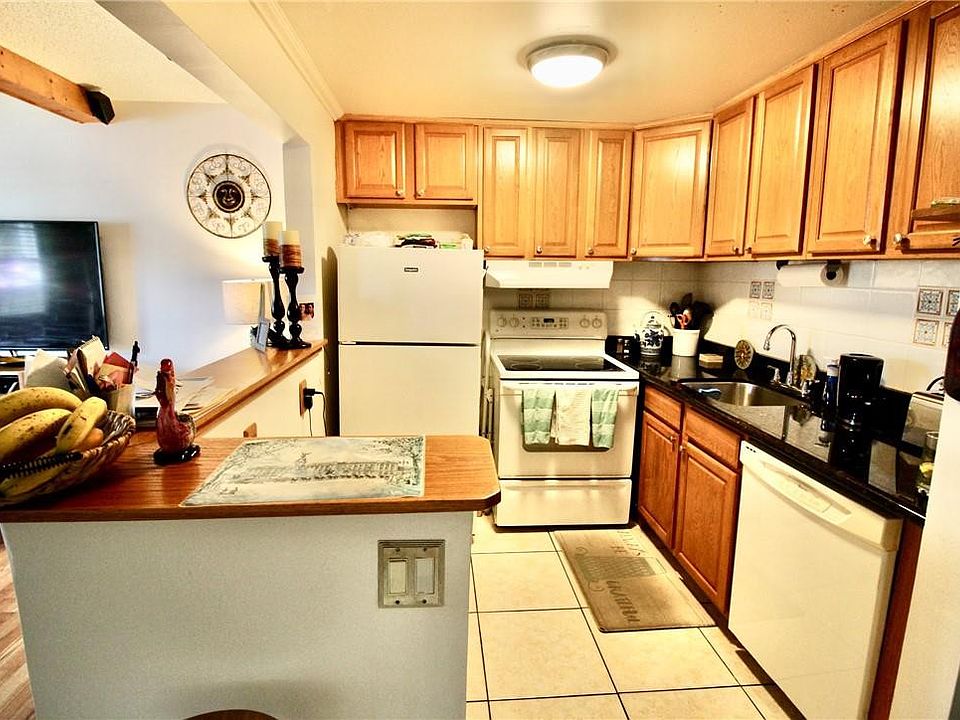1st image of 253 Newport P #253