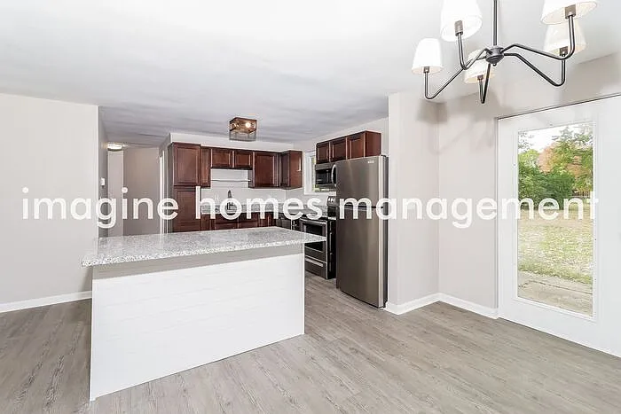 4437 Kitty Ln — Photo 6
