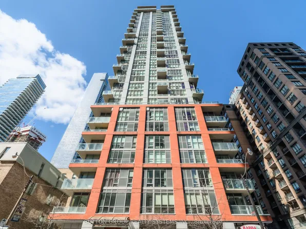126 Simcoe St #1307, Toronto, ON M5H 4E6