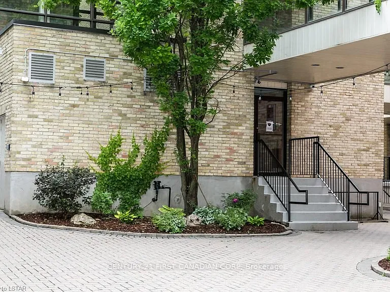 440 Wellington St #101 — Photo 14