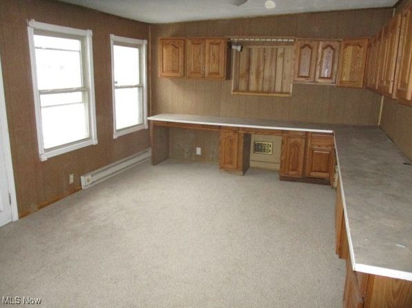 1519 Greenville Rd, Bristolville, OH 44402
