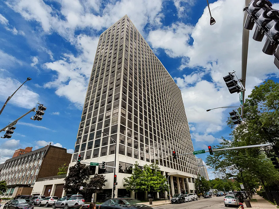 4343 N Clarendon Ave #2505