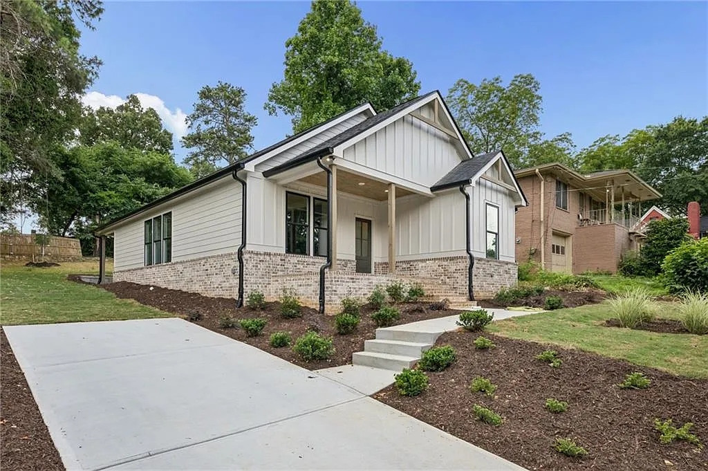 3 bed, 2.0 bath, 1308 sqft, $2,500 — Photo 1