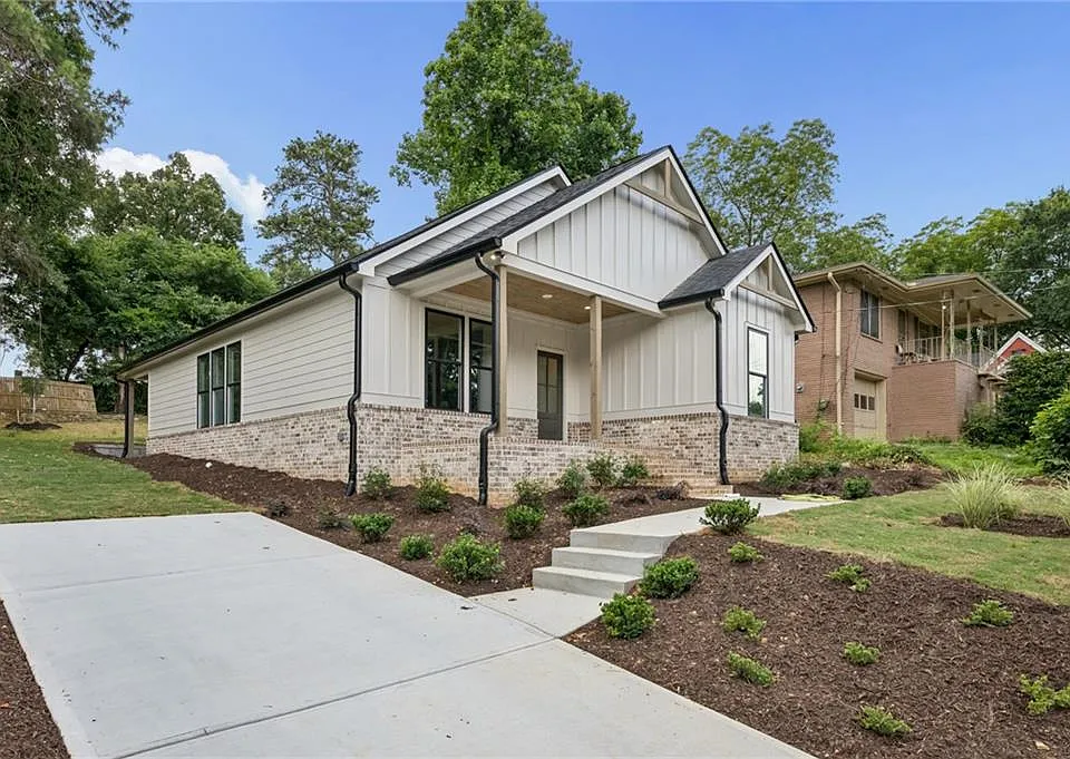 2050 Morehouse Dr NW