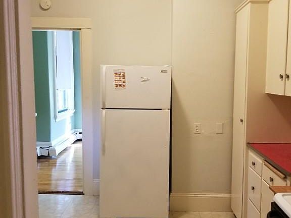 4th image of 75 Day St APT 2