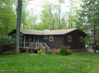 2463 Overlook Ln, Pocono Pines, PA
