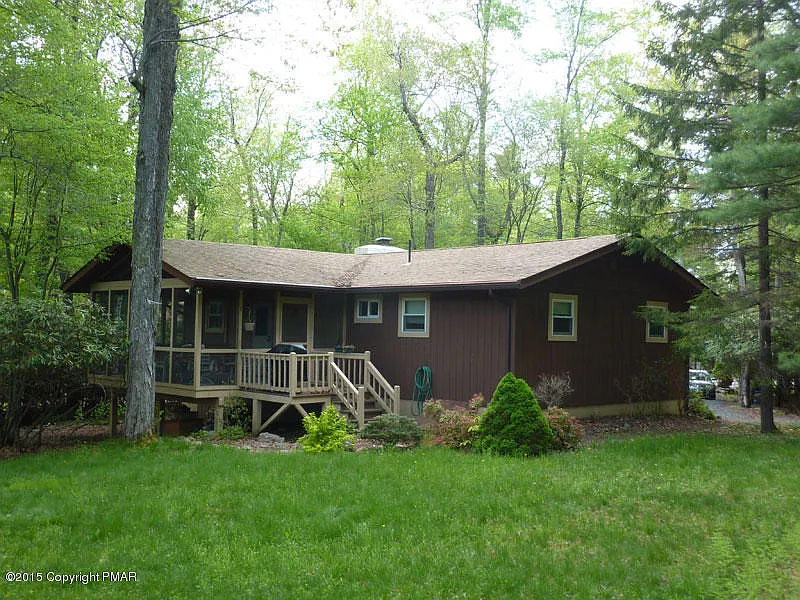 2463 Overlook Ln photo 1