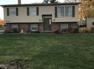 1005 Greenview Dr, Kendallville, IN 46755