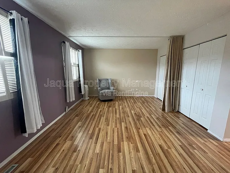 2591 Stratford Dr — Photo 10