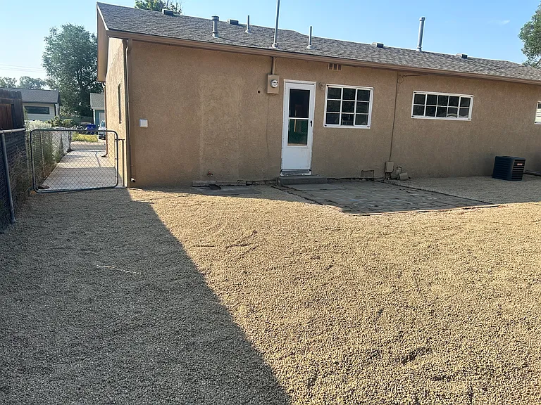 88 Rose Dr — Photo 37