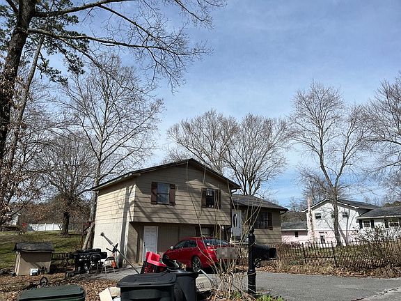 3rd image of 8975 Regent Ln