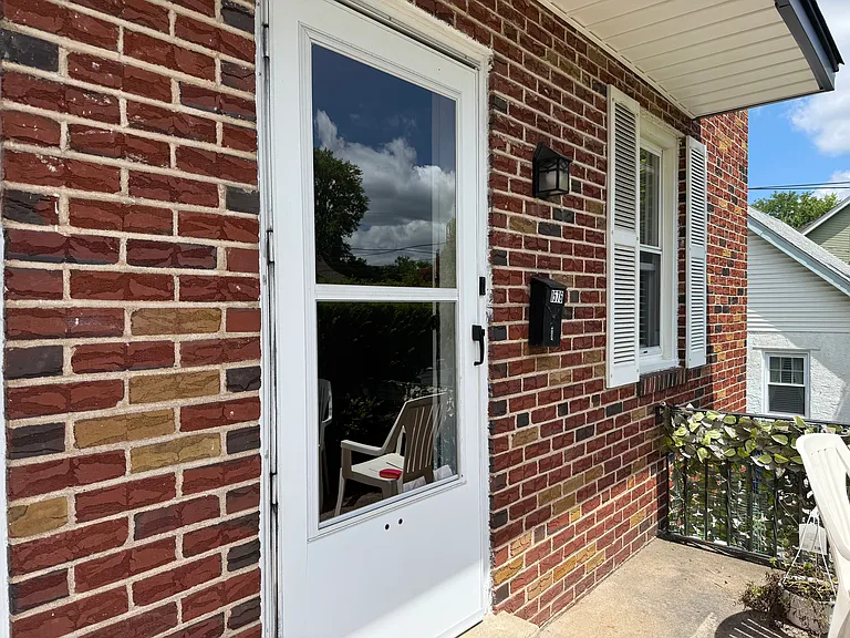1576 Ferndale Ave #1 — Photo 4