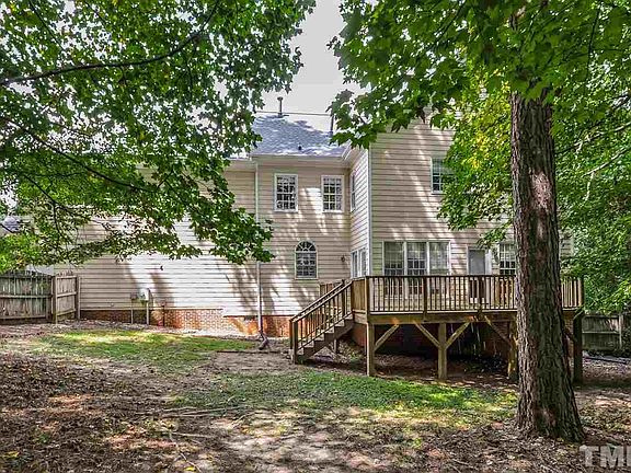 5th image of 4633 Grayling Dr