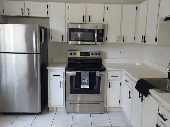 10825 NW 3rd Court 18B-13 UNIT L, Pembroke Pines, FL 33026