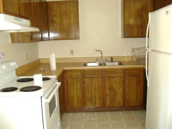 2nd image of 7911 NW Crossland Cir