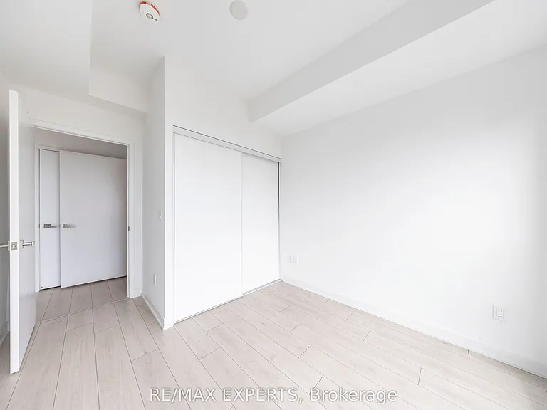 31 Tippett Rd #1410 — Photo 12