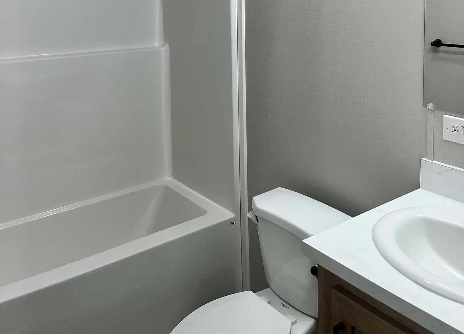 Silverstone Manufactured Home Community — Photo 2