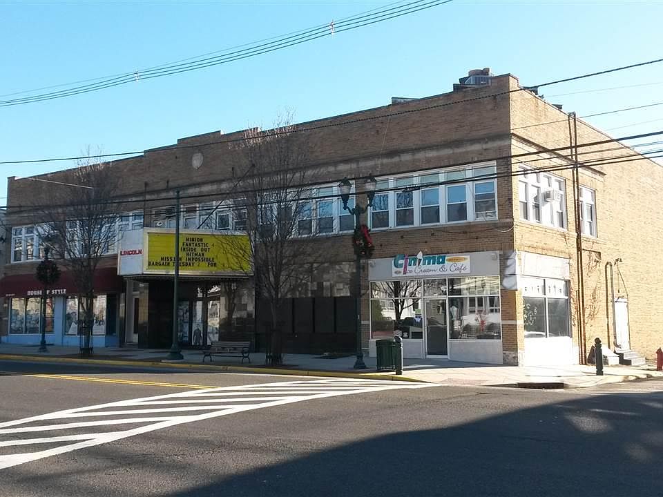 2nd image of 834 Kearny Ave