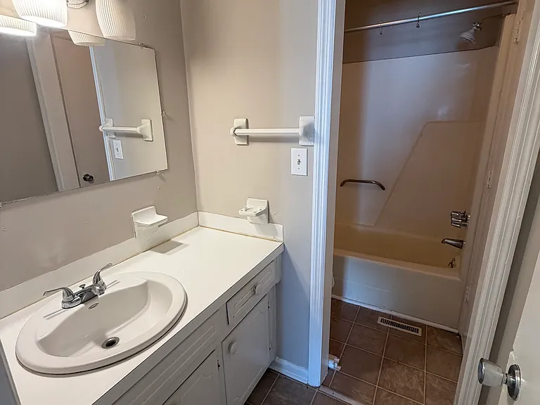 339 Seminole Trl — Photo 5