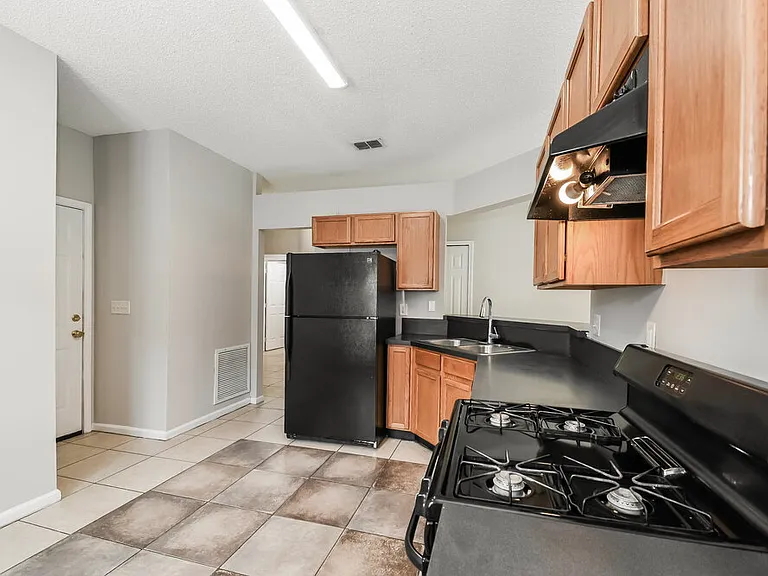 3341 Volley Dr — Photo 9