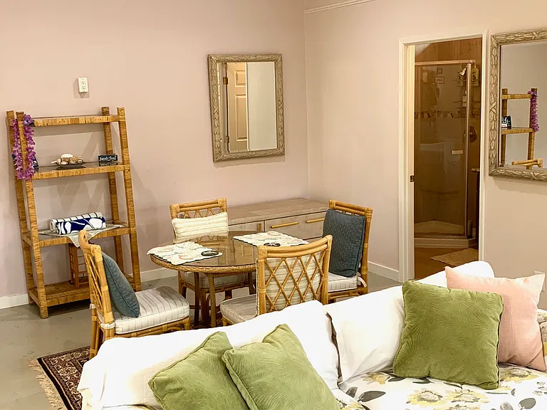 Kuanana St — Photo 2