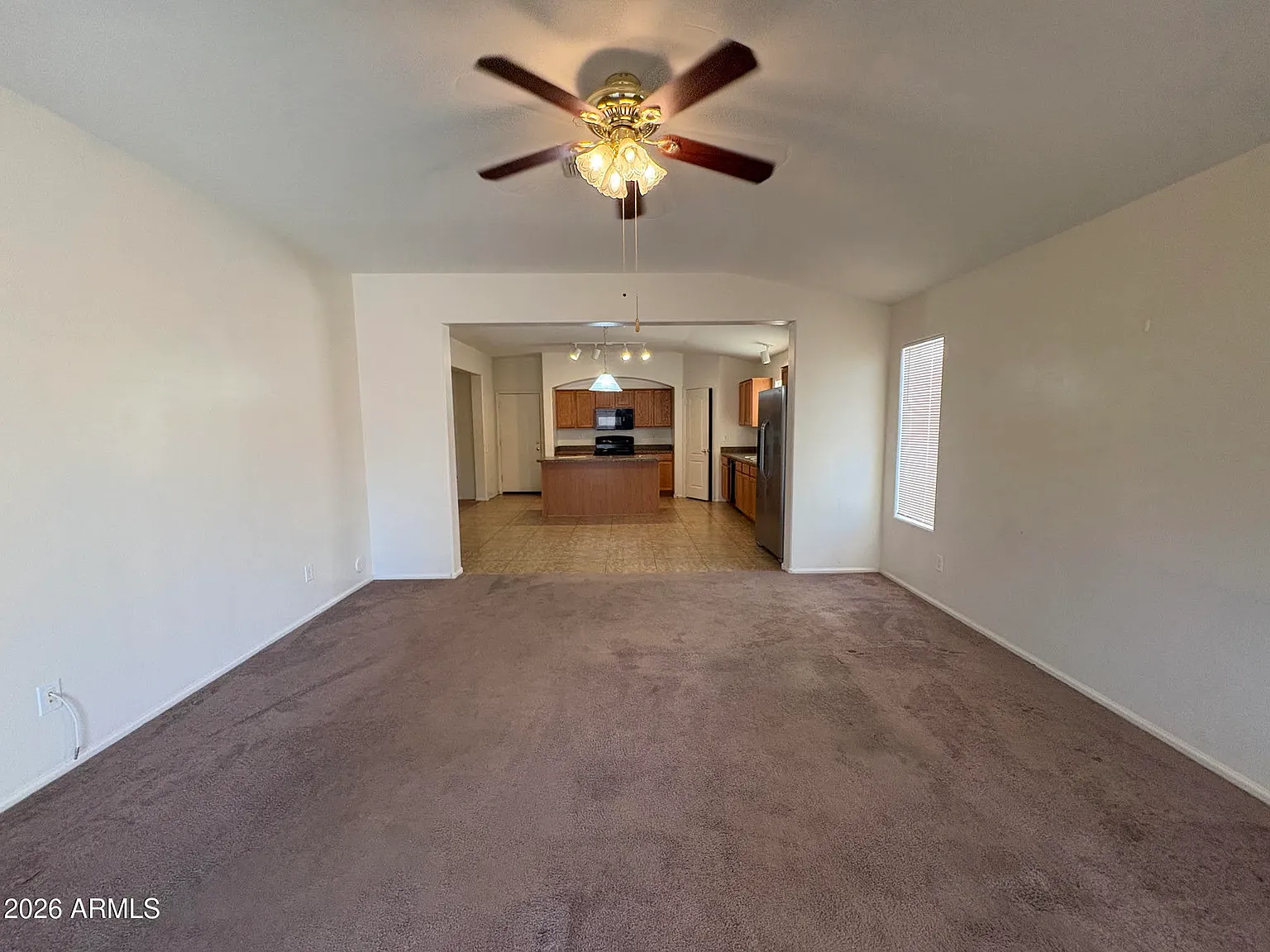 4 bed, 2.0 bath, 2151 sqft, $2,000 — Photo 2
