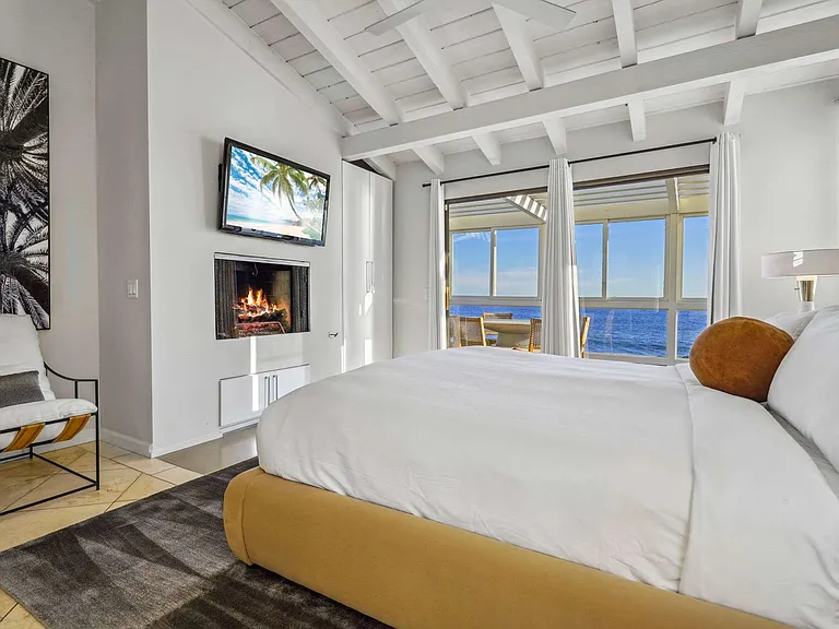 Wake up to sweeping ocean views from the comfort of your king-sized bed.