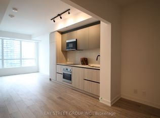 108 Peter St #1703, Toronto, ON M5V 0W2