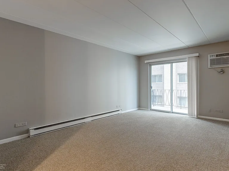 Marengo Place Apartments — Photo 13