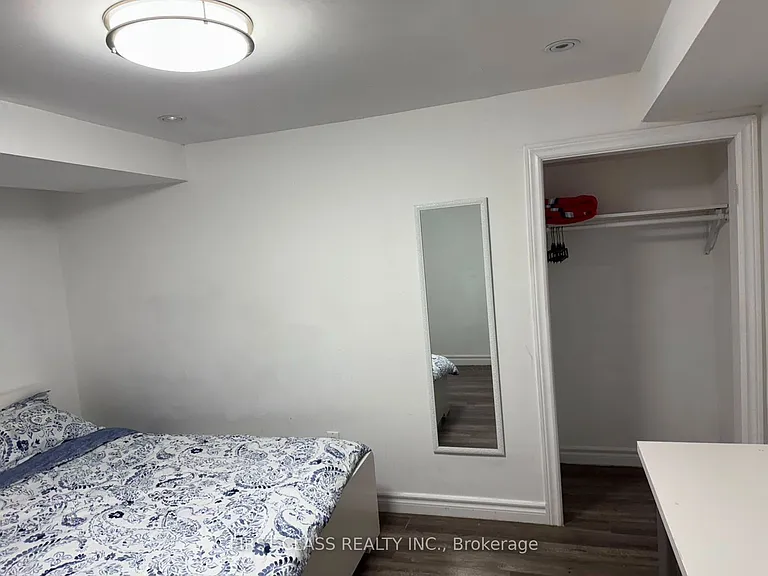 524 Bathurst St #BSMNT — Photo 7