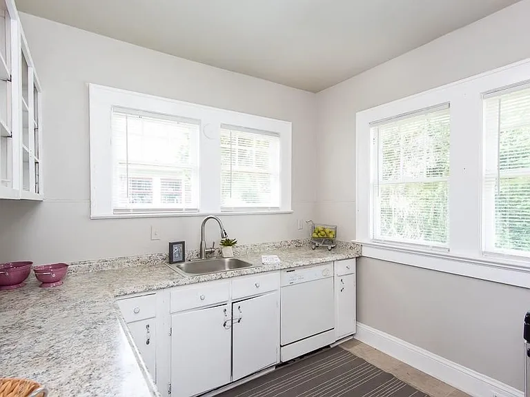 2533 Bayard St — Photo 13