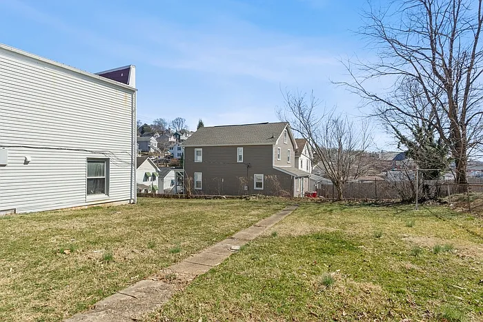 118 W B St #9 — Photo 12