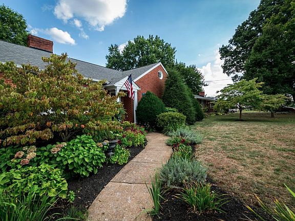 3rd image of 3209 Fleming Ave NW