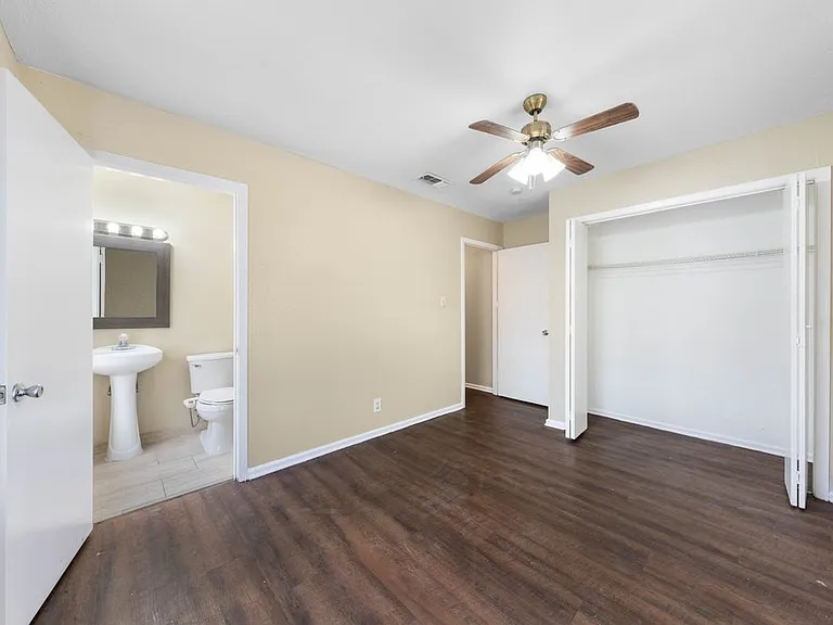 138 Dora St — Photo 17