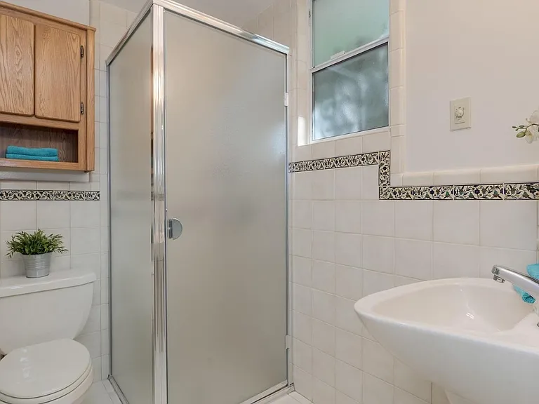 3311 Thomas Dr — Photo 1