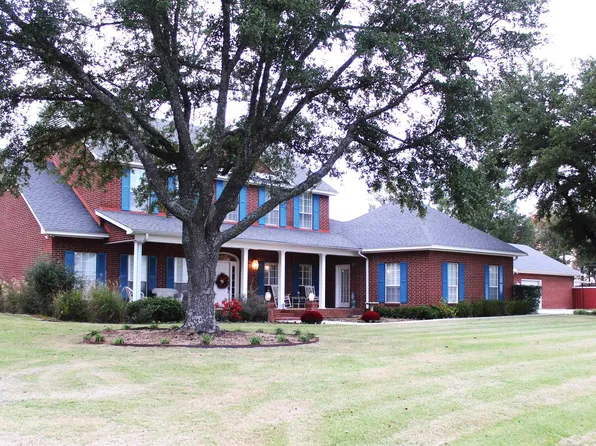 605 E 5th St, Hooks, TX 75561