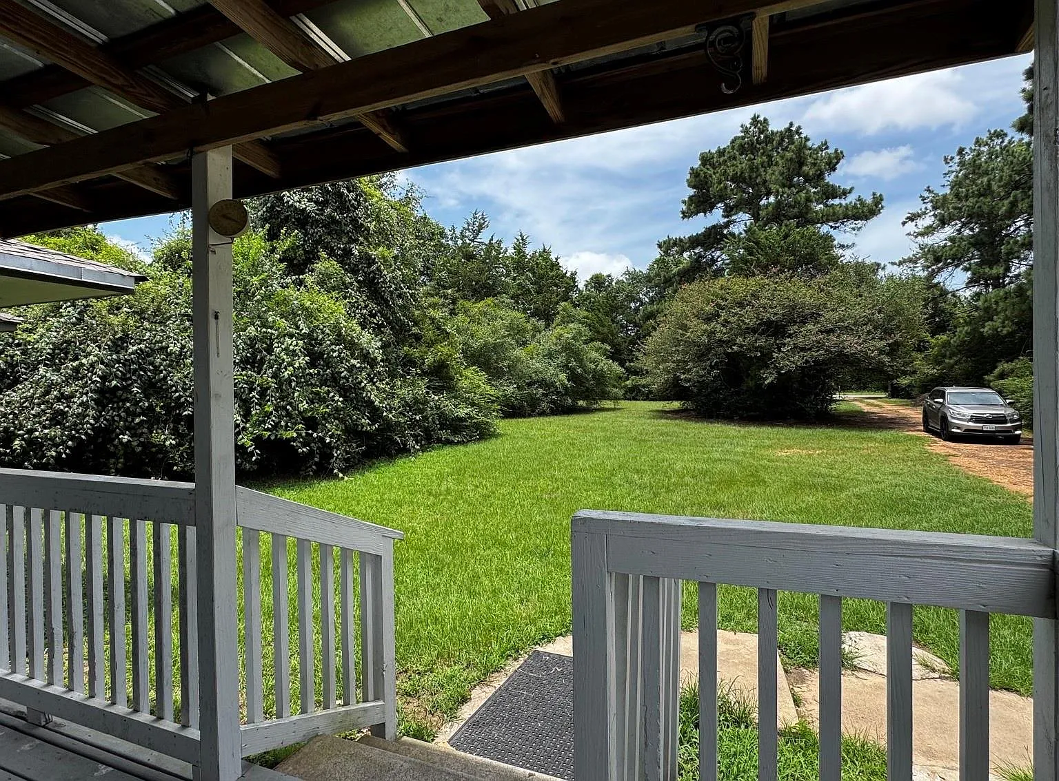 3 bed, 2.0 bath, 1390 sqft, $1,700 — Photo 3