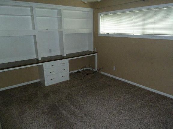 4th image of 2402 Arlington Pl