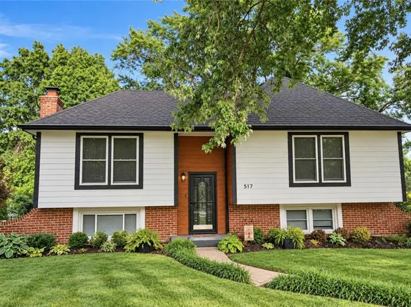 517 S Franklin St, Raymore, MO 64083