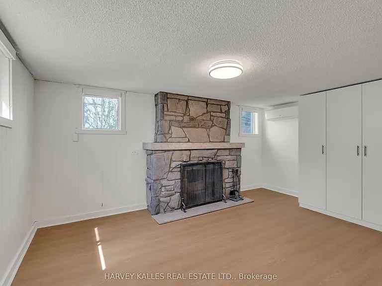 106 Florence Ave — Photo 22