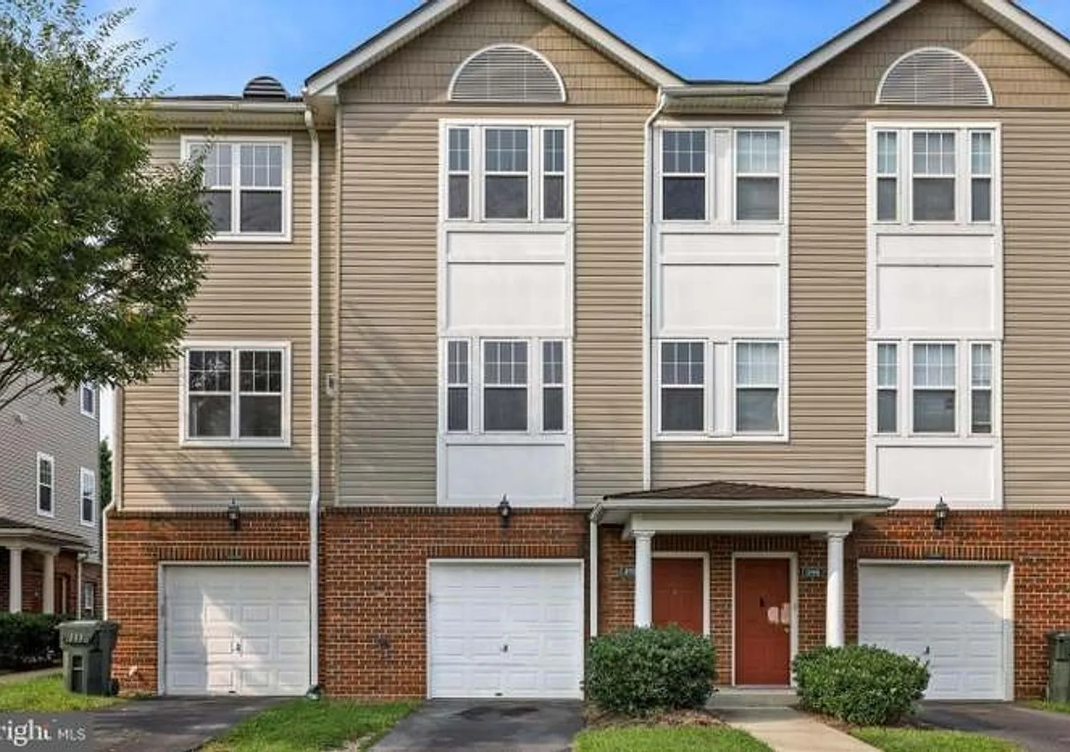 Spacious 3BR Condo in Suitland — Photo 1