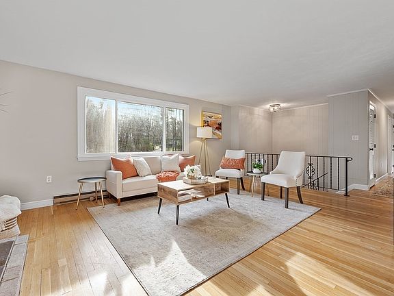 3rd image of 8 Babcock Dr